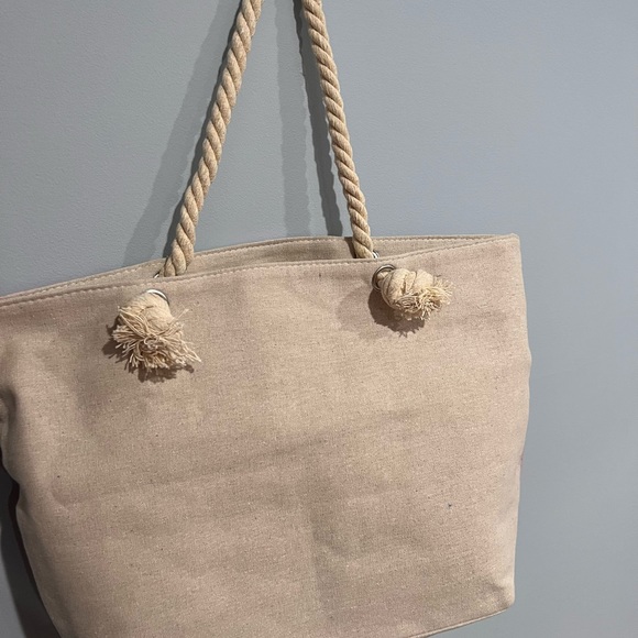 Dubai beach  , summer,holiday,bags!🤍 - Picture 9 of 15